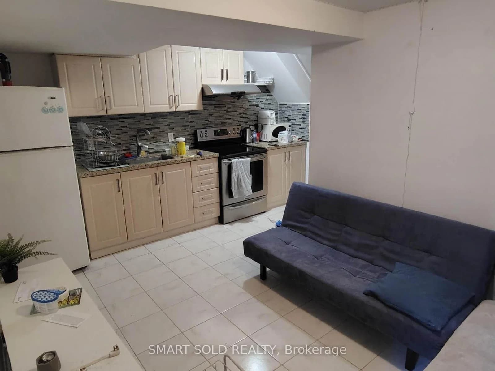 Photo of Lower 66 Bellevue Avenue in Toronto · Kensington-Chinatown