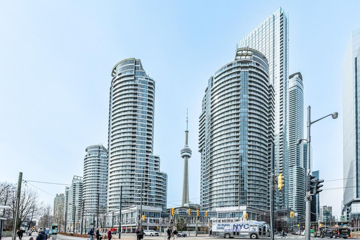 Photo of Queens Quay in Toronto · Waterfront Communities C1