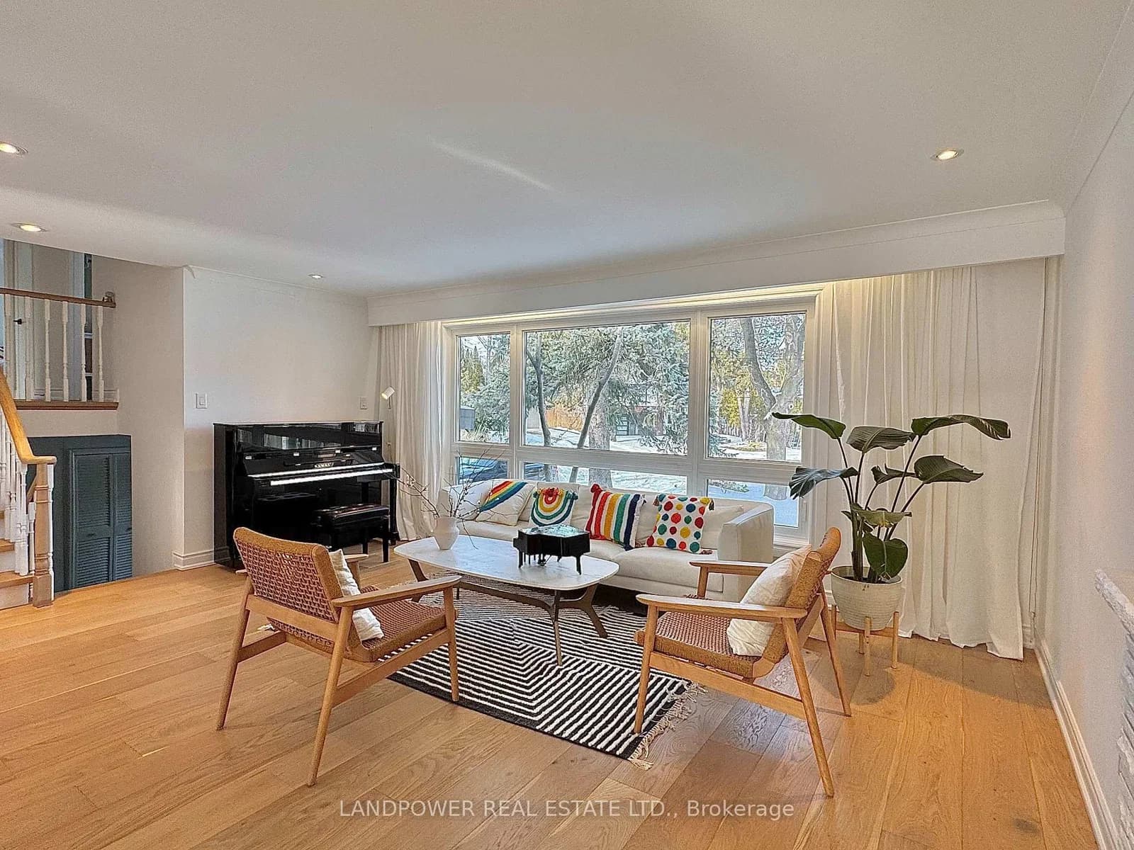 Alderdale Court in Toronto · Banbury-Don Mills — photo 3