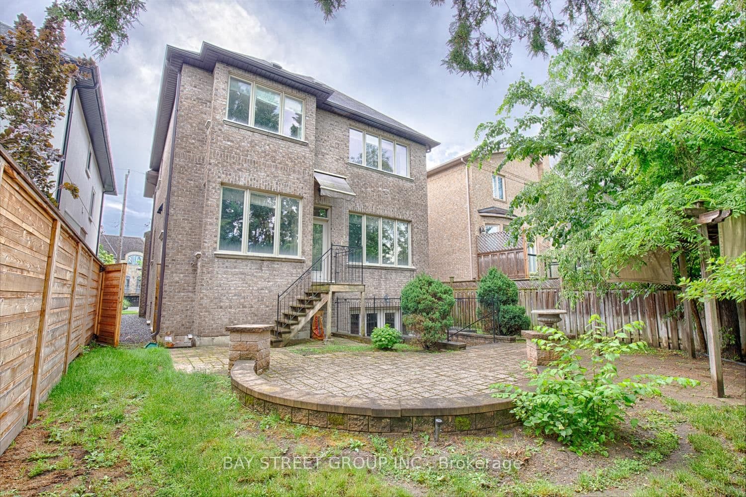 Deloraine Avenue in Toronto · Bedford Park-Nortown — photo 3
