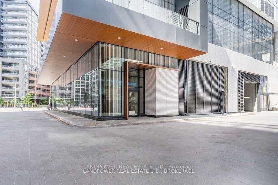 Photo of Bathurst Street in Toronto · Waterfront Communities C1