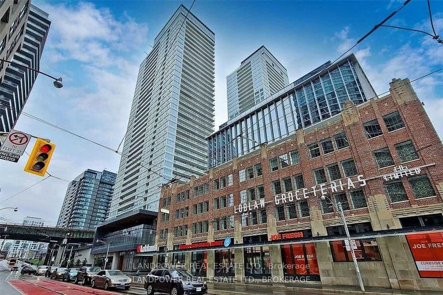 Bathurst Street in Toronto · Waterfront Communities C1 — photo 2