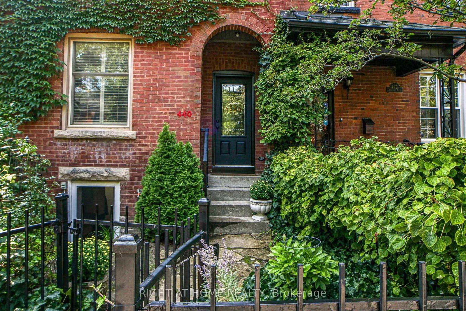 Sackville Street in Toronto · Cabbagetown-South St. James Town — photo 2