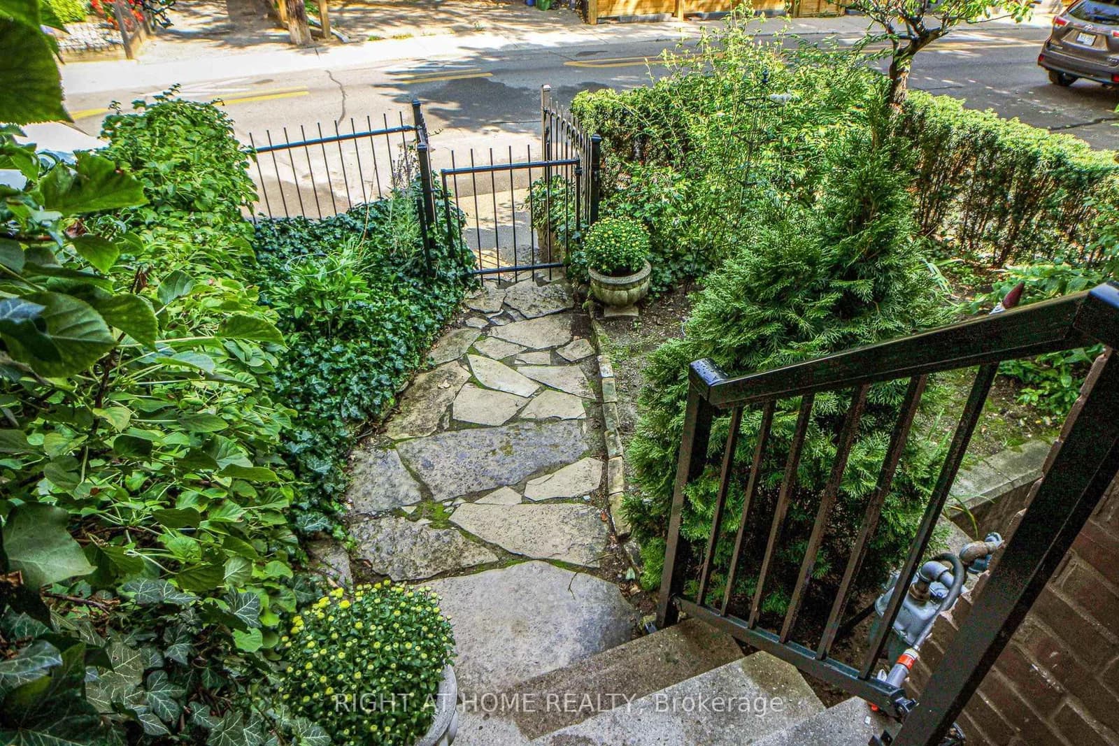 Sackville Street in Toronto · Cabbagetown-South St. James Town — photo 3