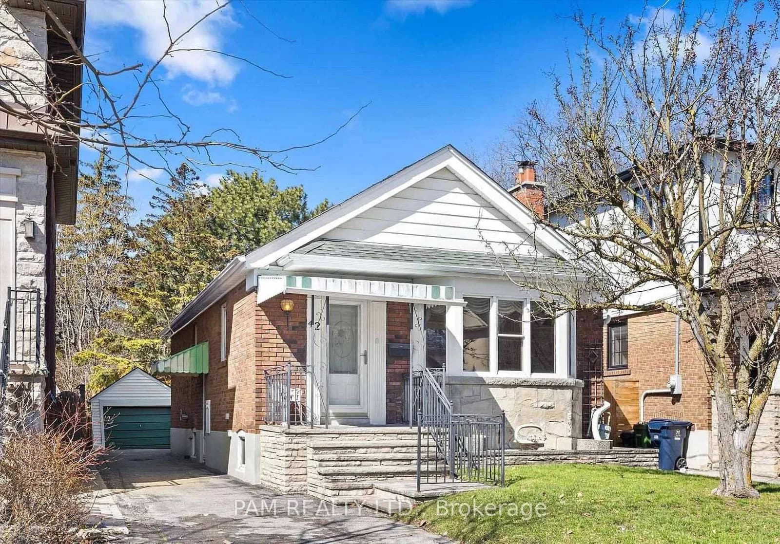Photo of Parklea Drive in Toronto · Leaside