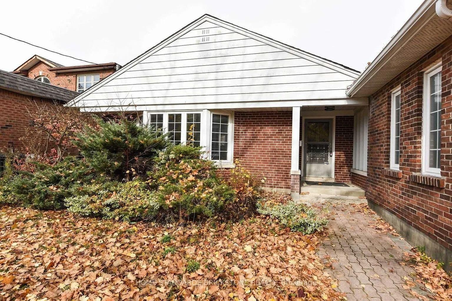 Photo of Centre Avenue in Toronto · Newtonbrook East