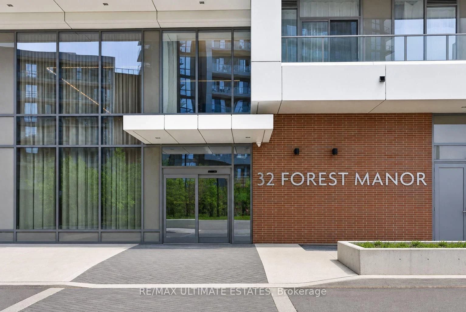 Forest Manor Road in Toronto · Henry Farm — photo 2