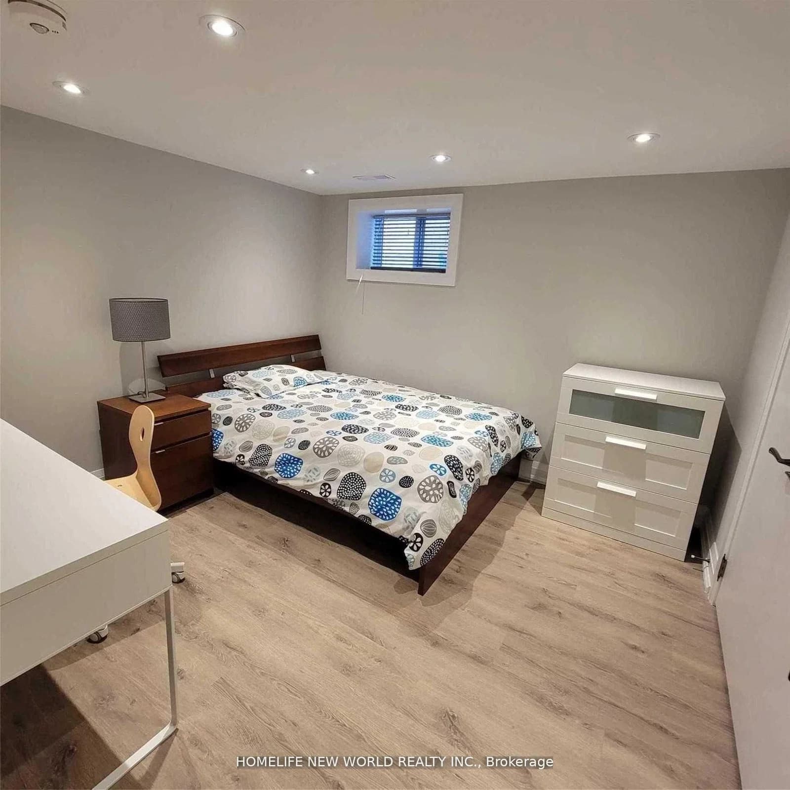 Brucewood Crescent in Toronto · Englemount-Lawrence — photo 2