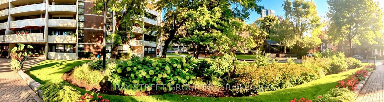 Homewood Avenue in Toronto · Cabbagetown-South St. James Town — photo 3