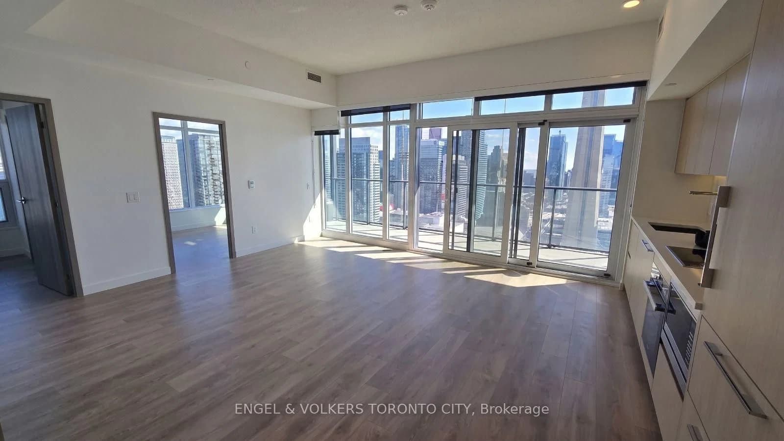 Concord Cityplace Way in Toronto · Waterfront Communities C1 — photo 2