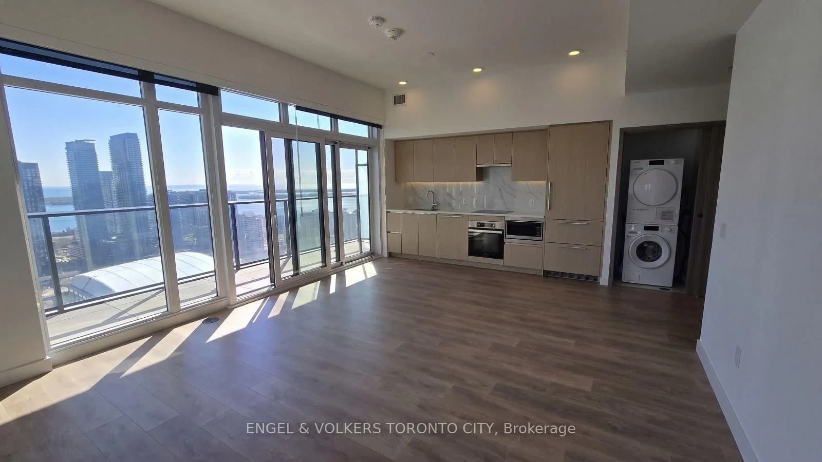 Concord Cityplace Way in Toronto · Waterfront Communities C1 — photo 3