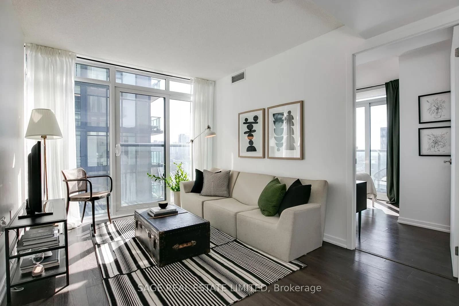 Photo of Lisgar Street in Toronto · Little Portugal