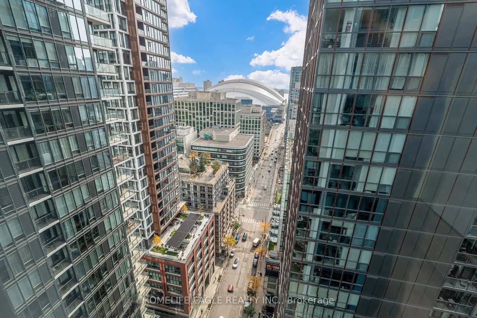 Photo of King Street in Toronto · Waterfront Communities C1