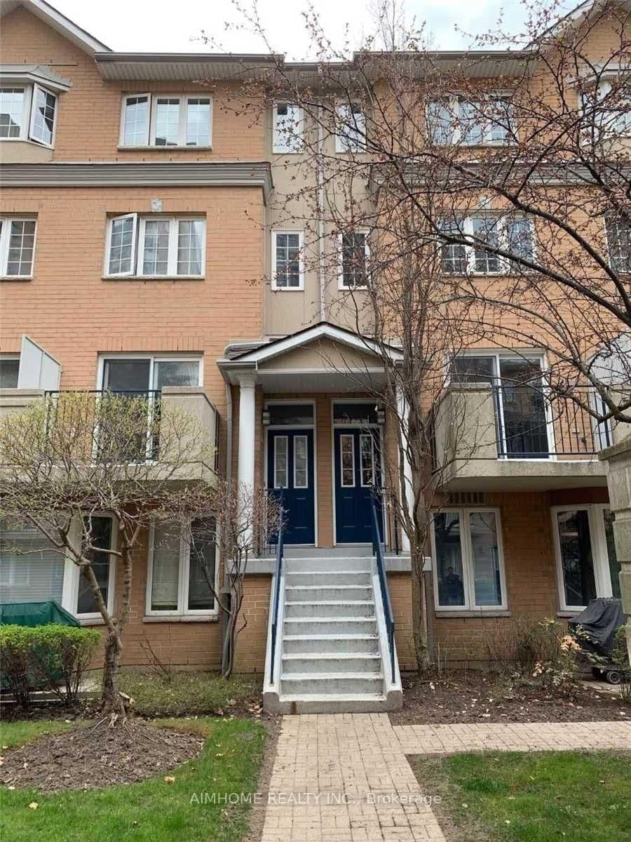 Sommerset Way in Toronto · Willowdale East — photo 2