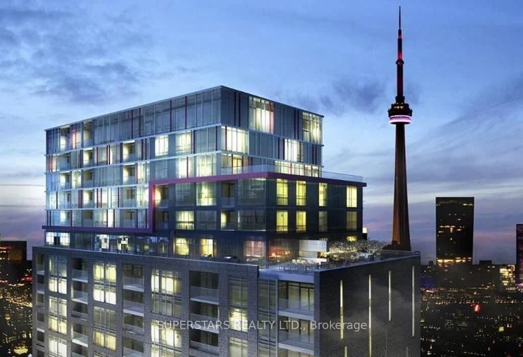 Photo of Richmond Street in Toronto · Waterfront Communities C1