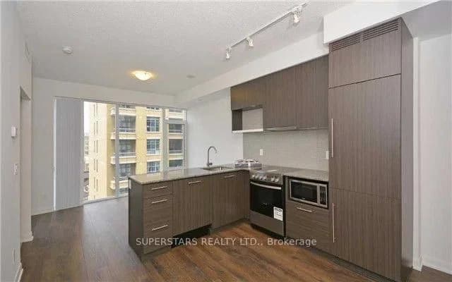 Richmond Street in Toronto · Waterfront Communities C1 — photo 3