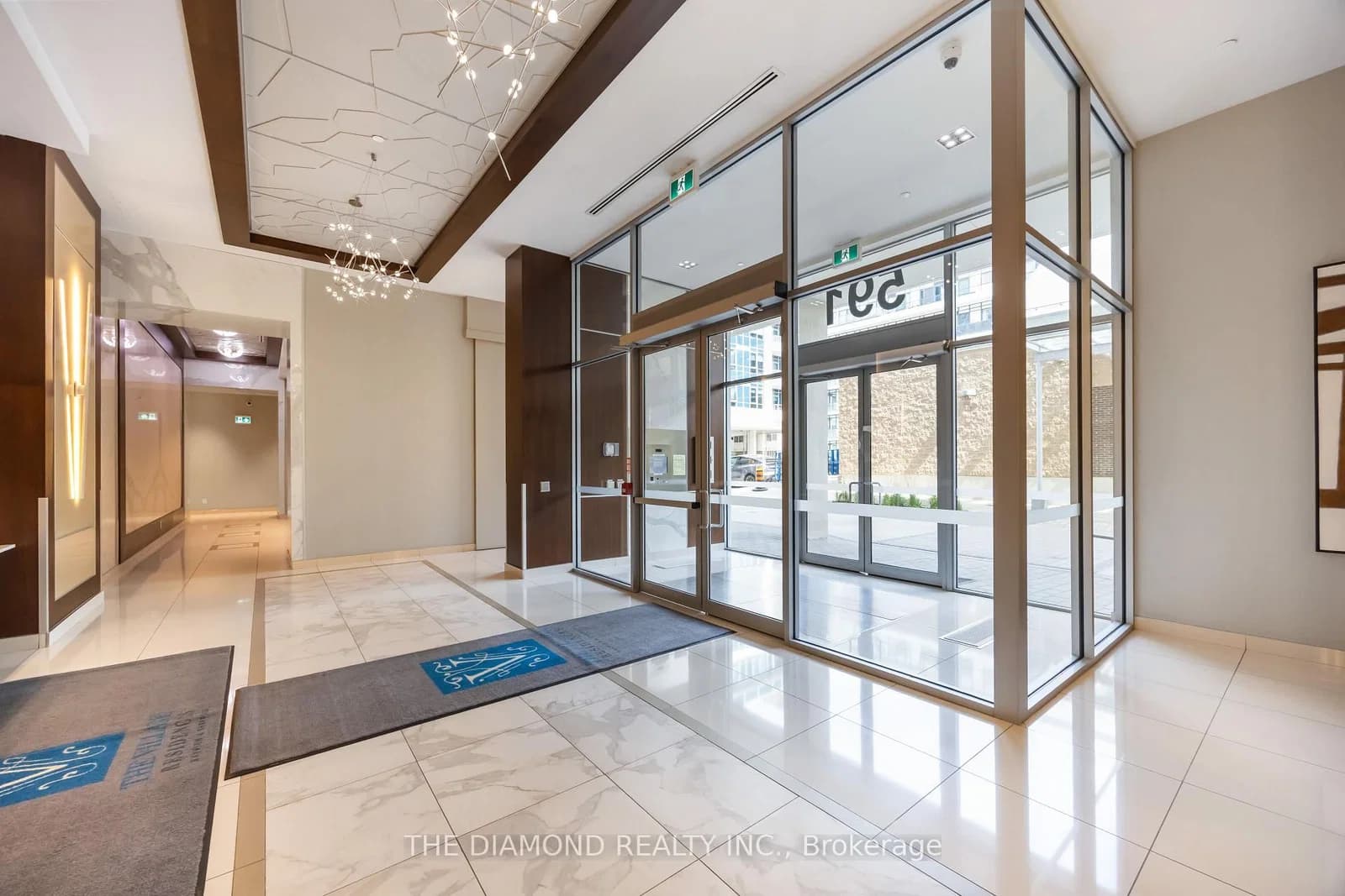 Sheppard Avenue in Toronto · Bayview Village — photo 3