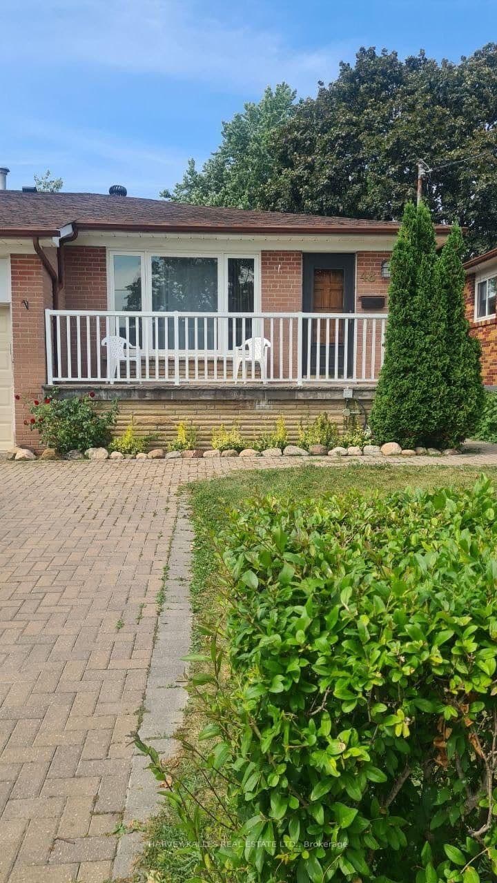 Photo of Green Bush Road in Toronto · Newtonbrook West