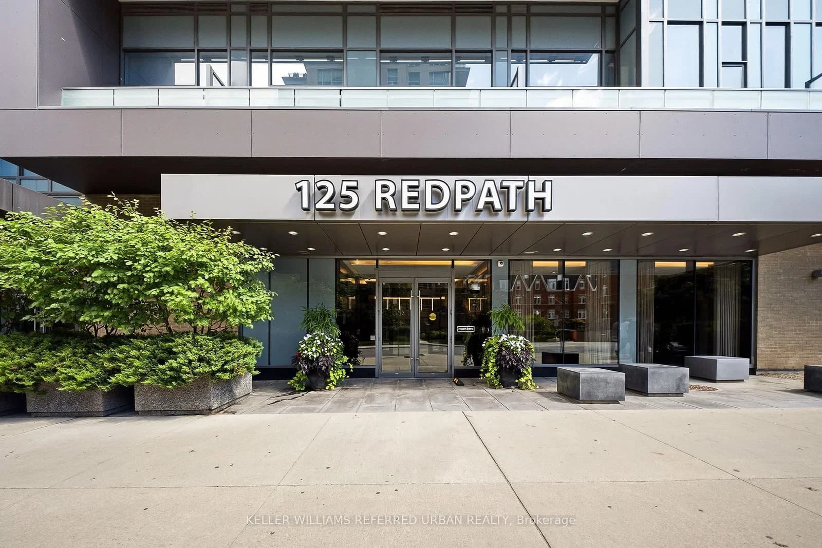 Redpath Avenue in Toronto · Mount Pleasant West — photo 3