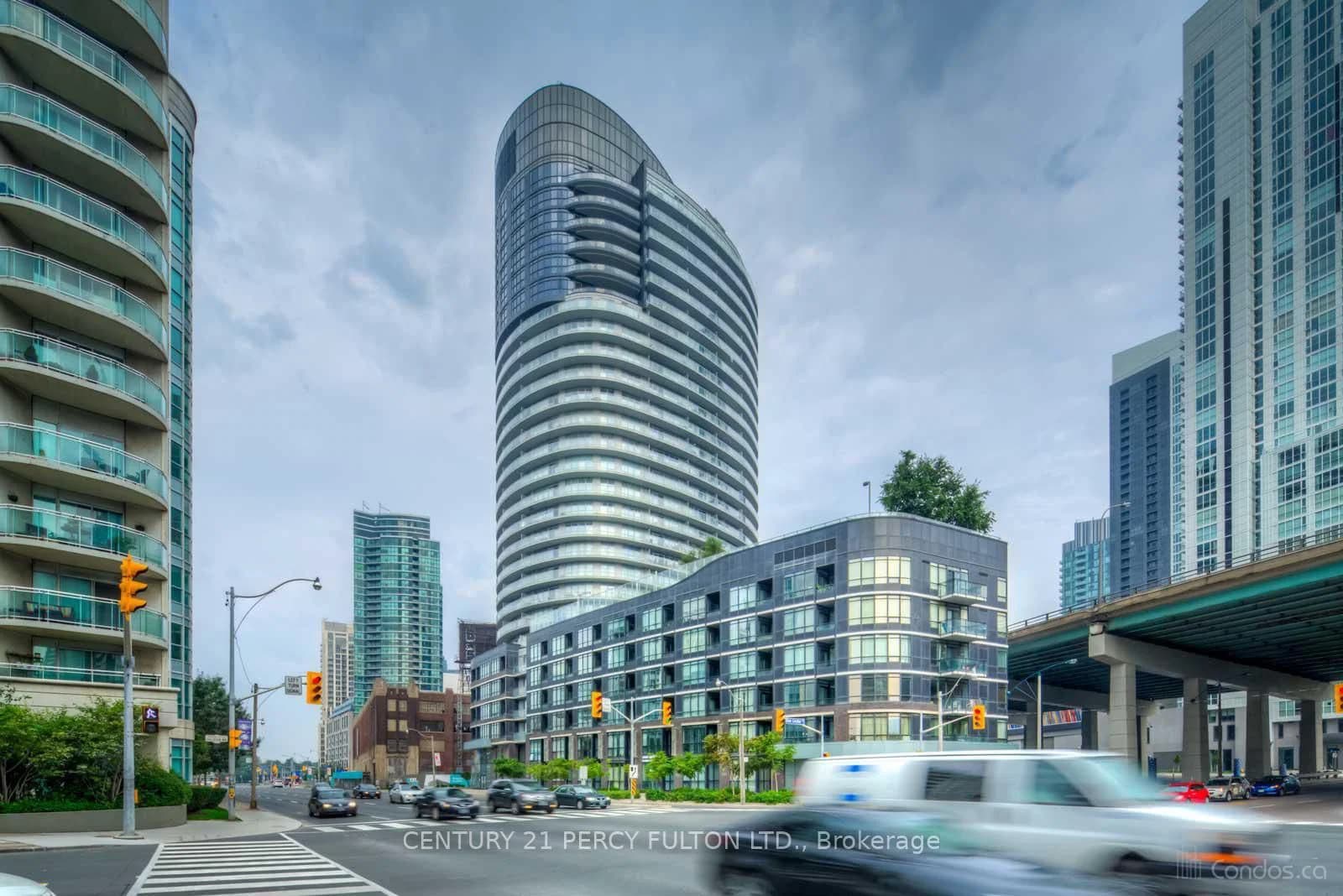 Dan Leckie Way in Toronto · Waterfront Communities C1 — photo 2