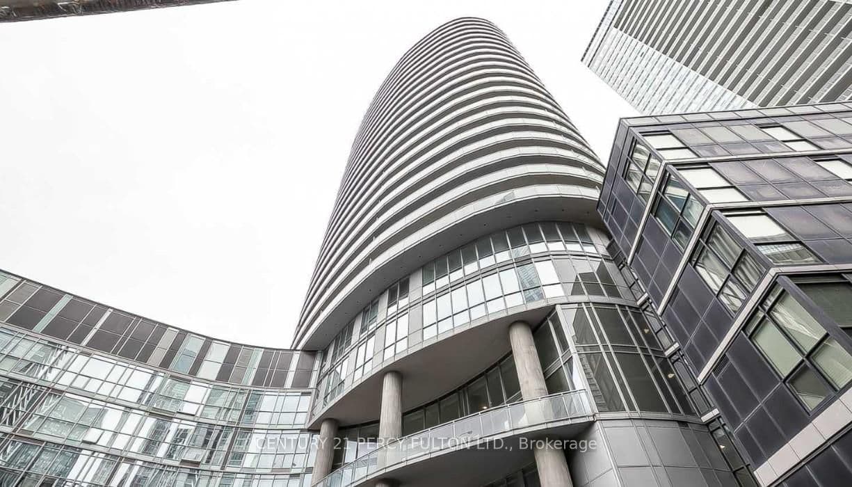 Dan Leckie Way in Toronto · Waterfront Communities C1 — photo 3