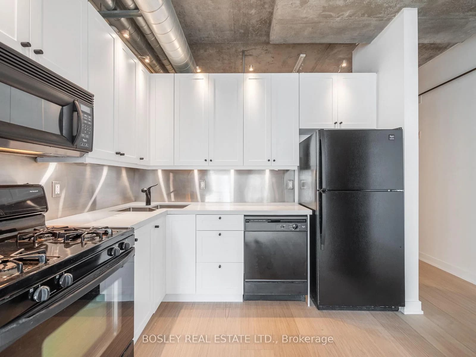 Stewart Street in Toronto · Waterfront Communities C1 — photo 3