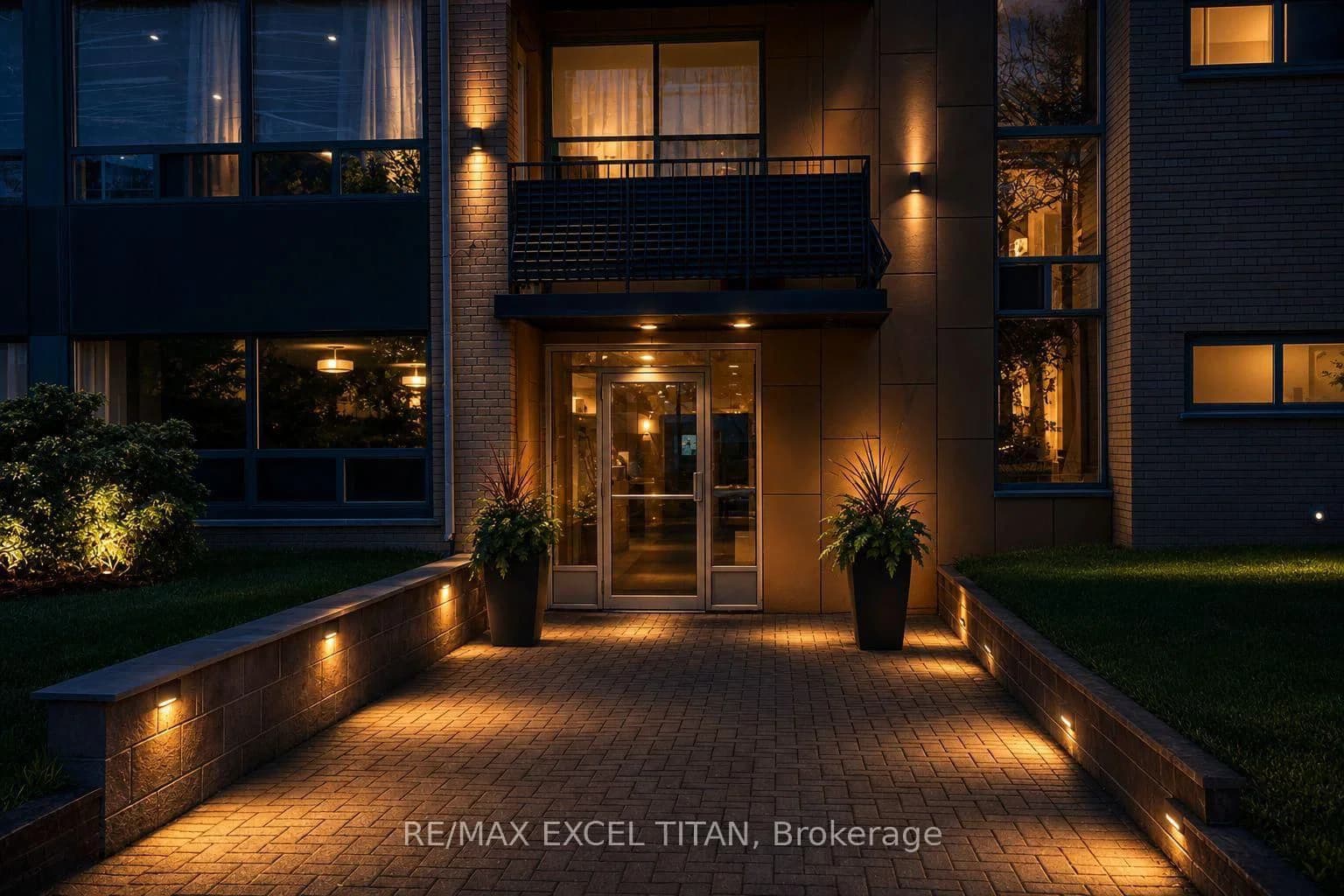 Photo of Erskine Avenue in Toronto · Mount Pleasant West