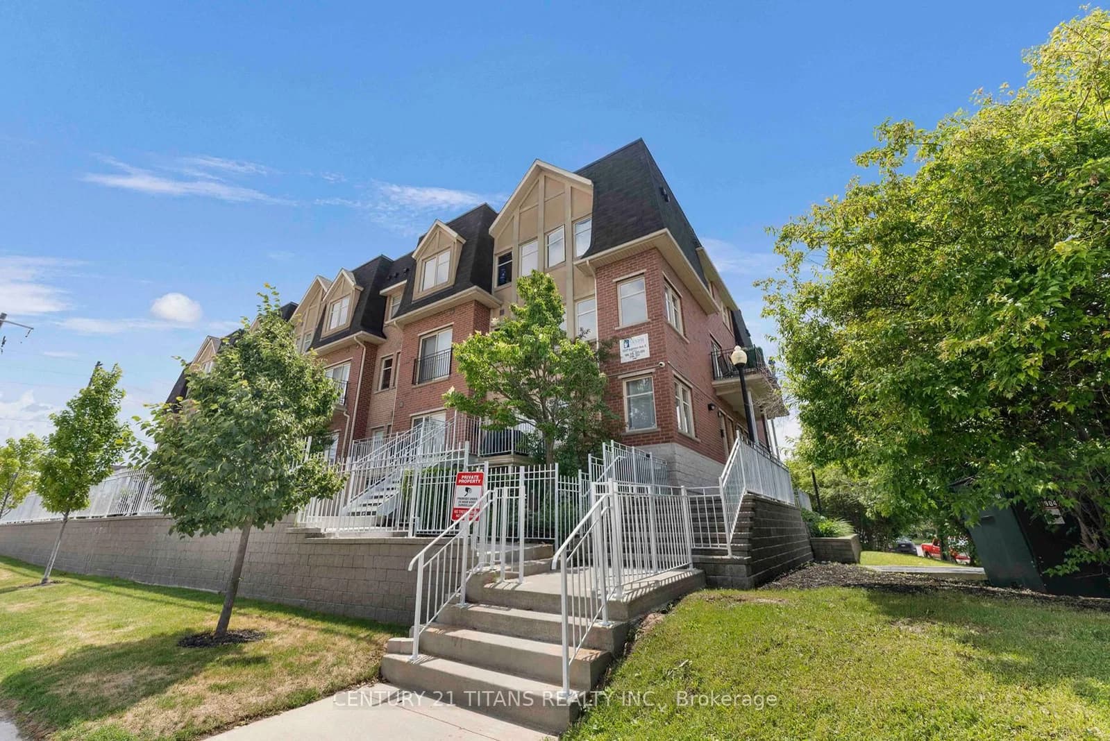 Photo of Eglinton Avenue in Toronto · Victoria Village