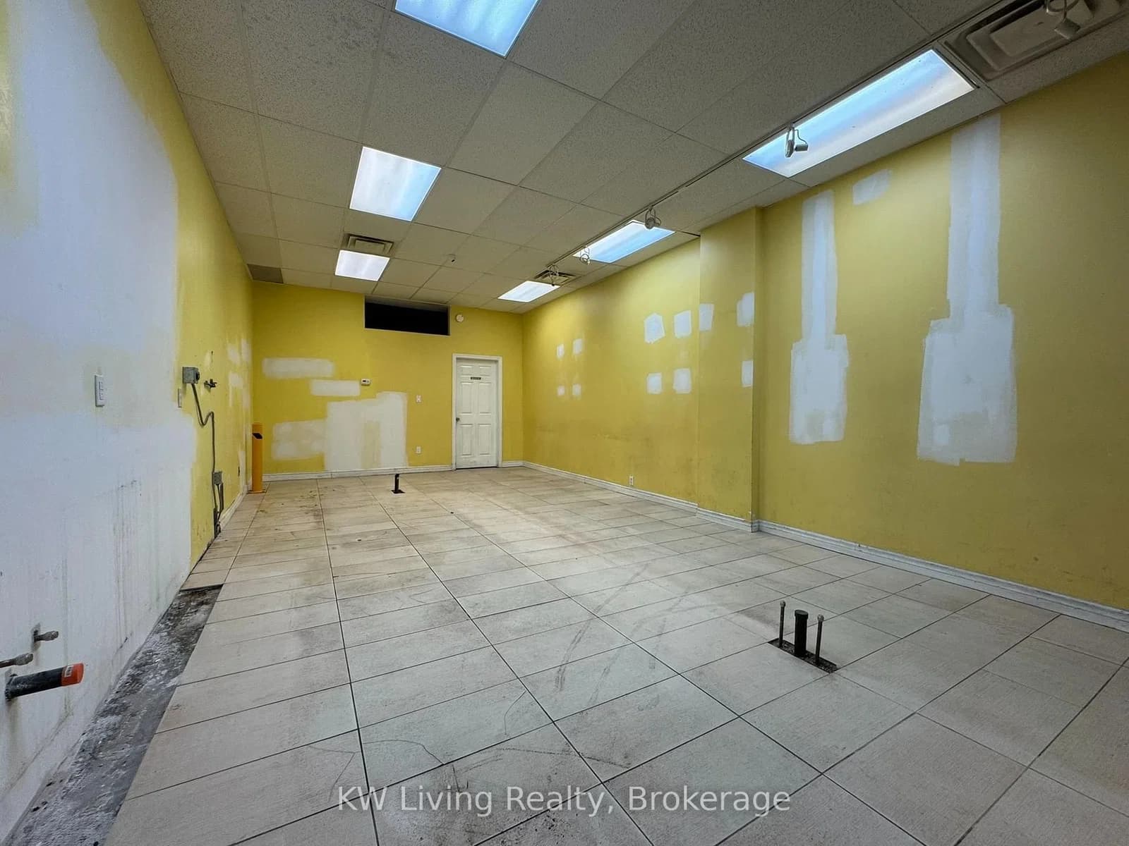 1/2 Bloor Street Main in Toronto · Annex — photo 3