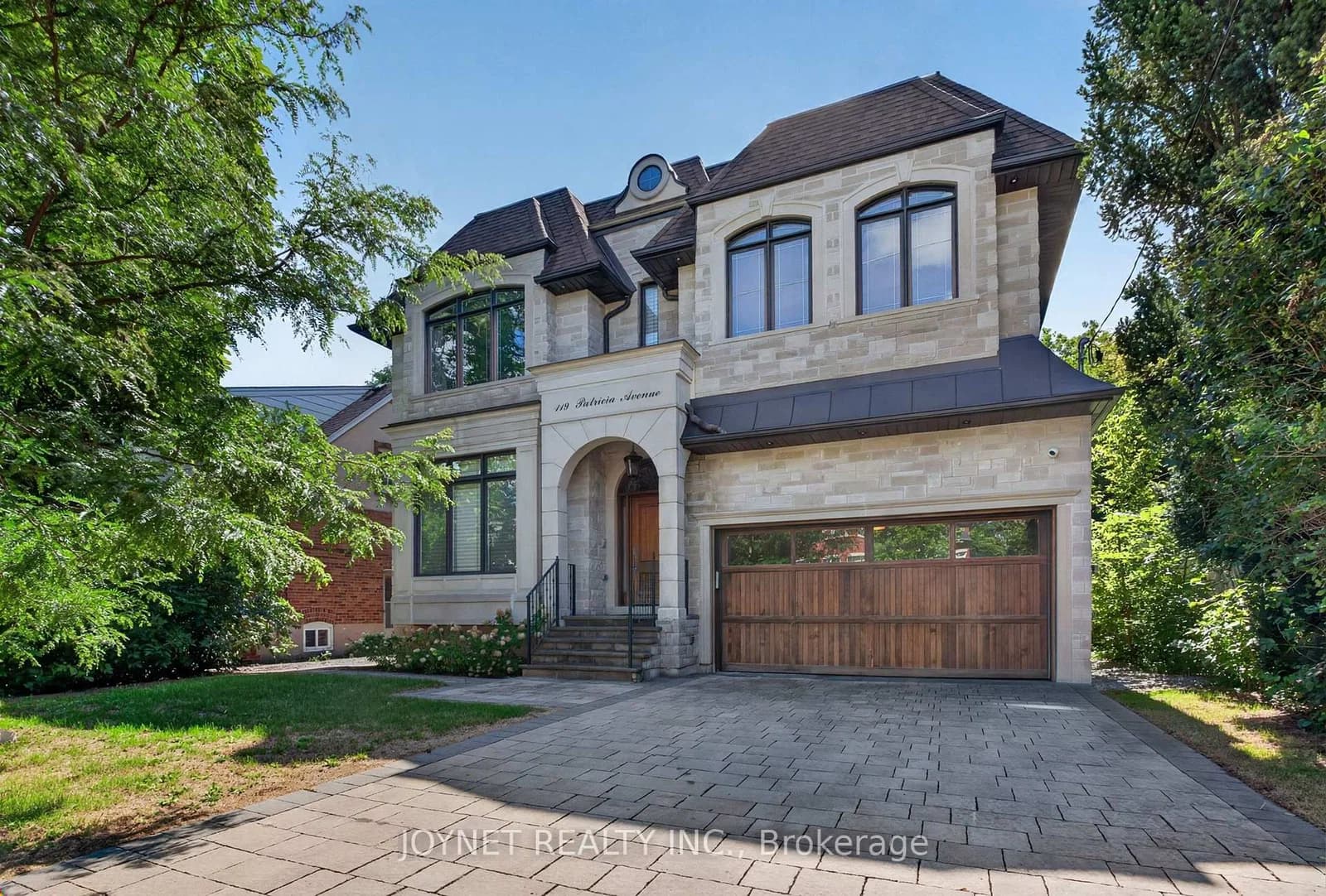 Patricia Avenue in Toronto · Newtonbrook West — photo 2