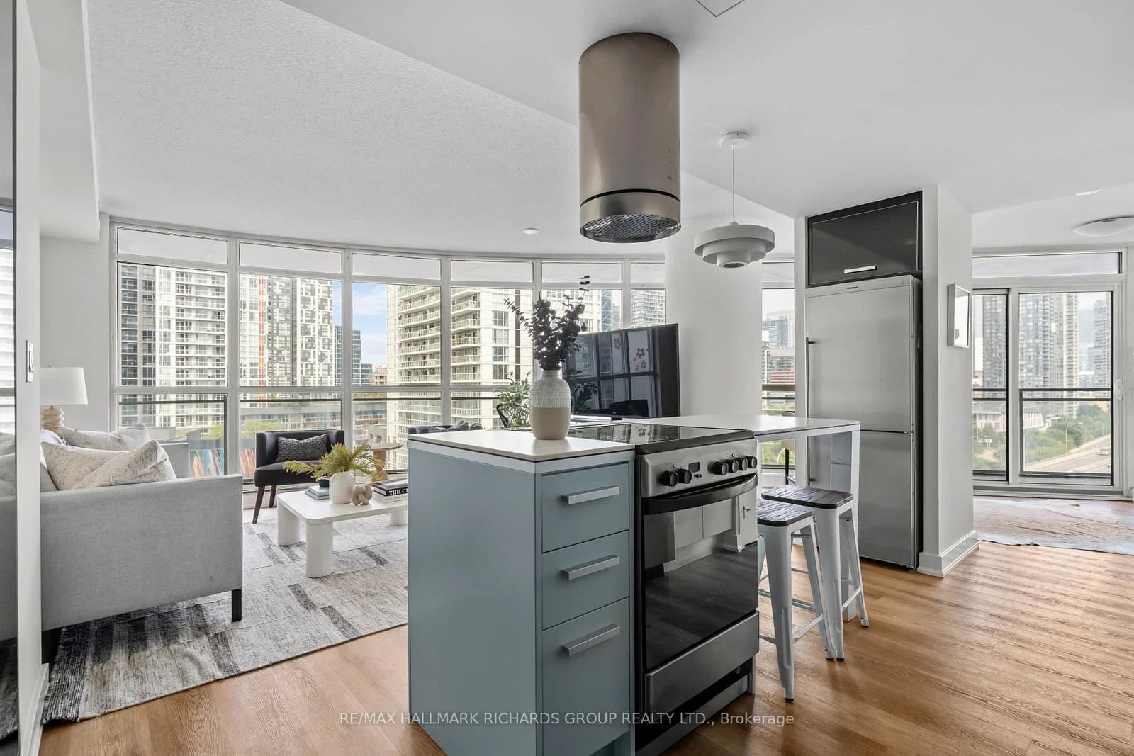 Photo of Dan Leckie Way in Toronto · Waterfront Communities C1