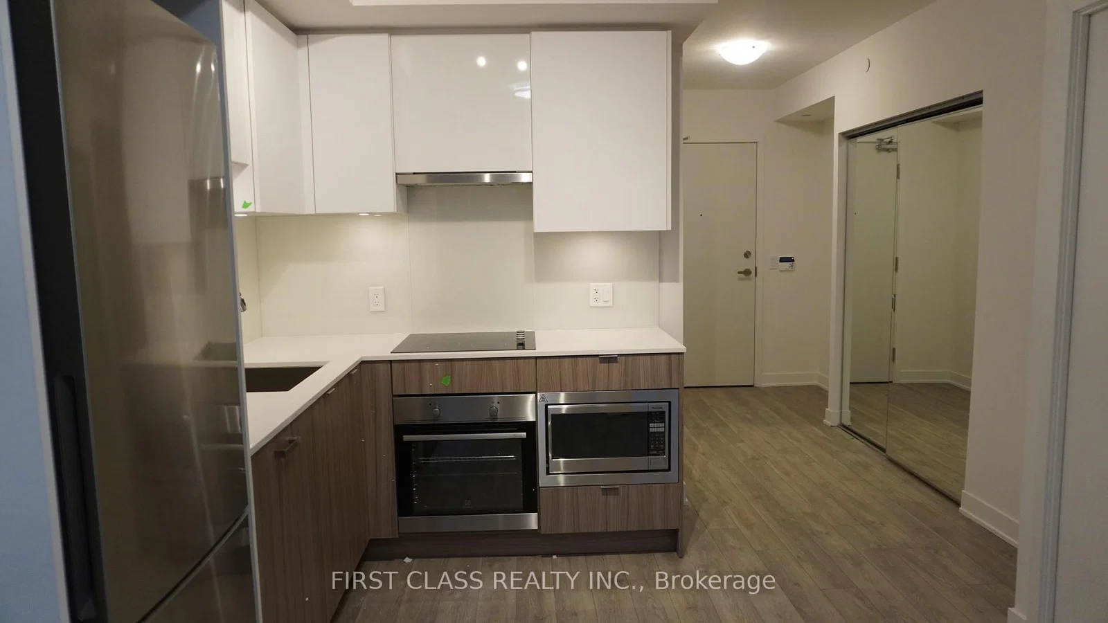 Redpath Avenue in Toronto · Mount Pleasant West — photo 2