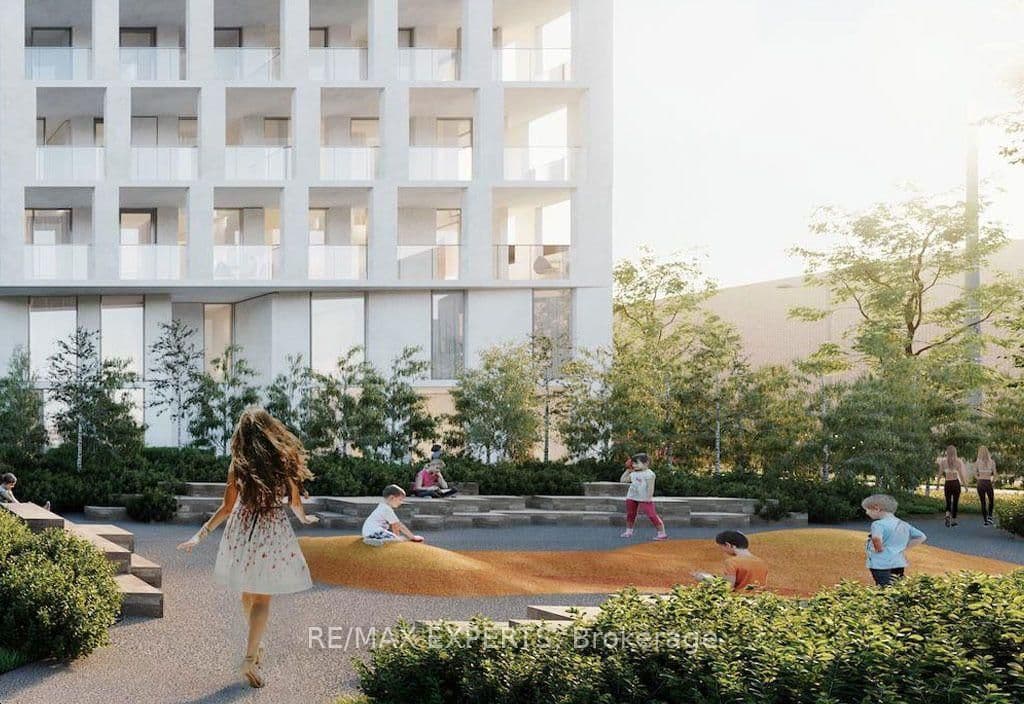 Wilson Avenue in Toronto · Clanton Park — photo 2