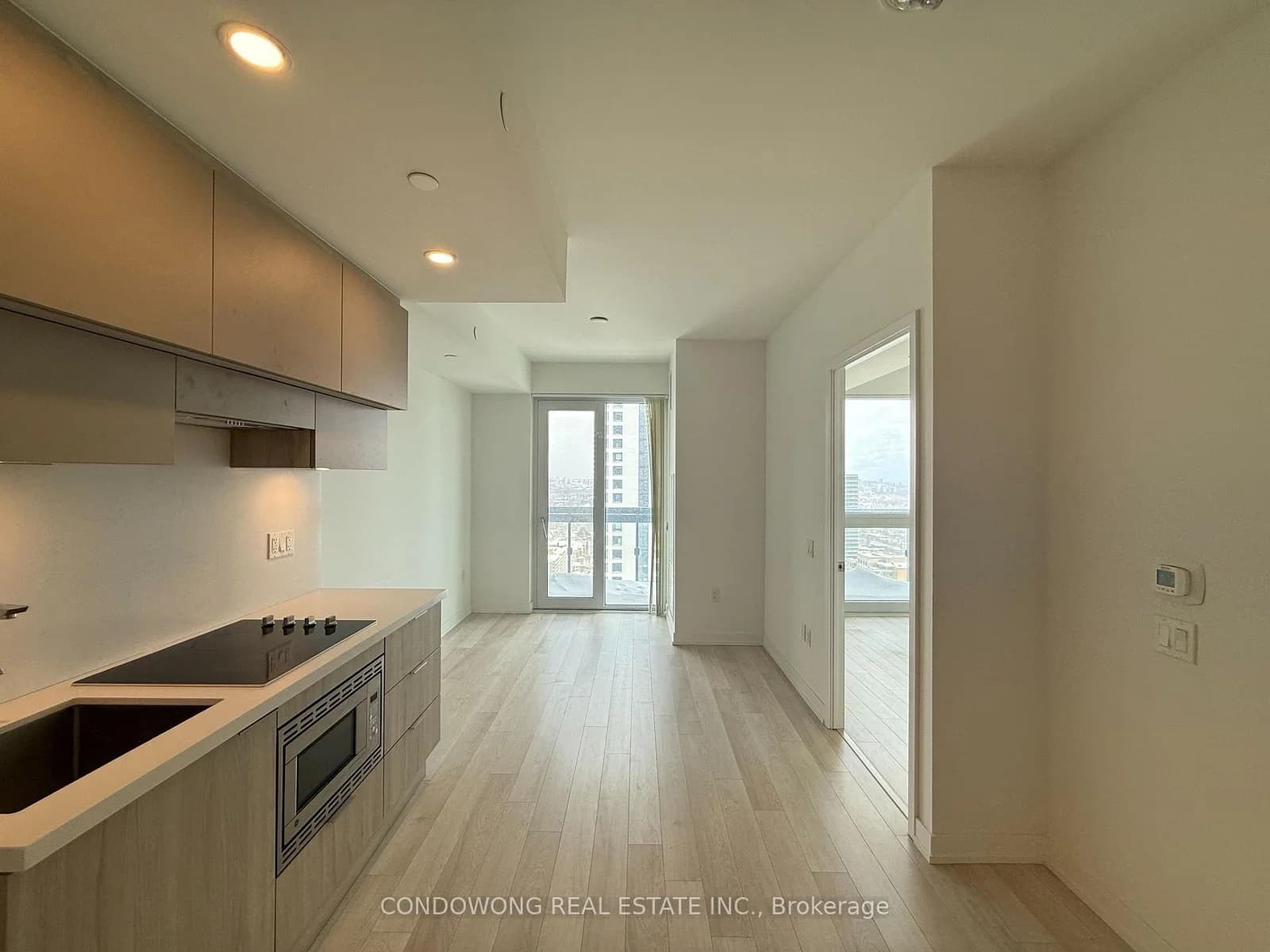 Roehampton Avenue in Toronto · Mount Pleasant West — photo 2