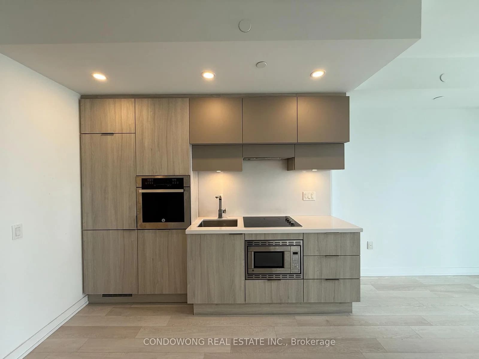 Roehampton Avenue in Toronto · Mount Pleasant West — photo 3