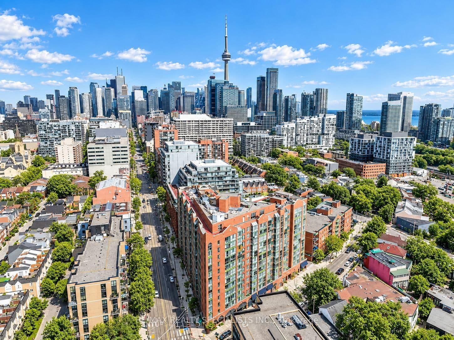 Photo of King Street in Toronto · Niagara