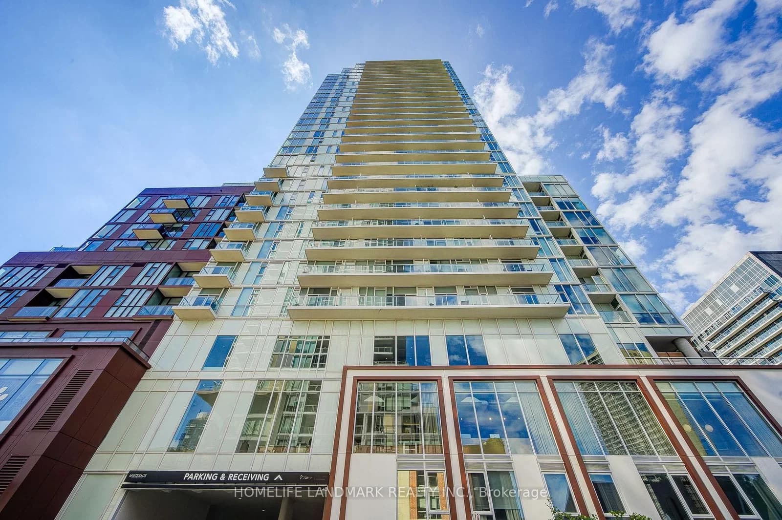 Helendale Avenue in Toronto · Yonge-Eglinton — photo 3