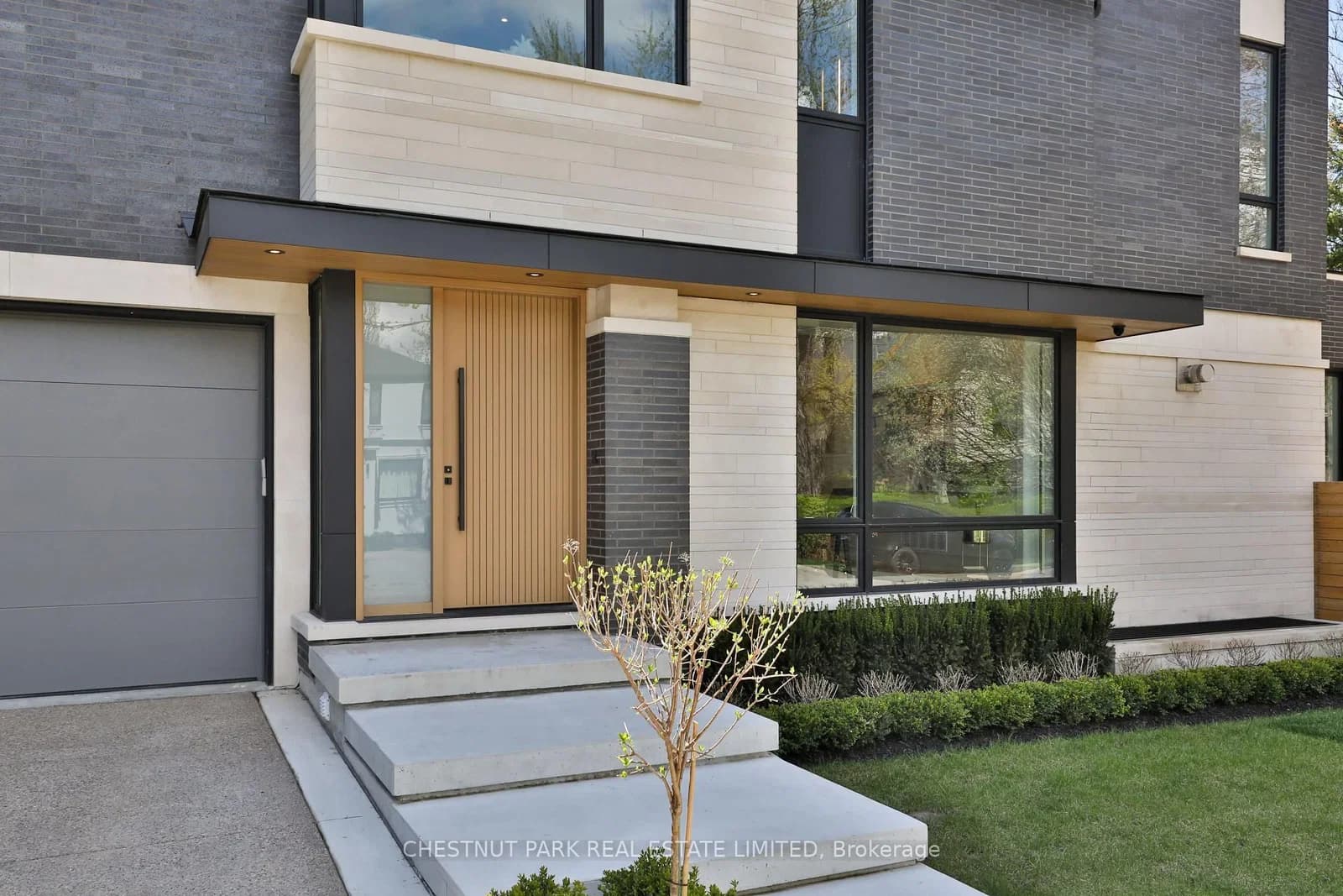 Marchwood Drive in Toronto · Lansing-Westgate — photo 2