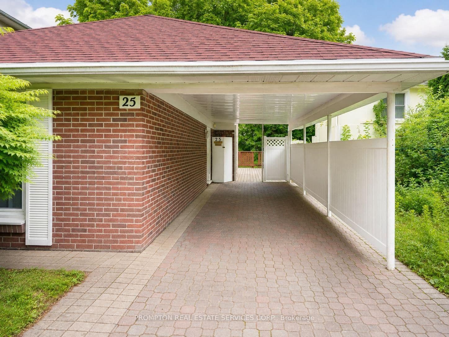 Photo of Lehar Crescent in Toronto · Hillcrest Village