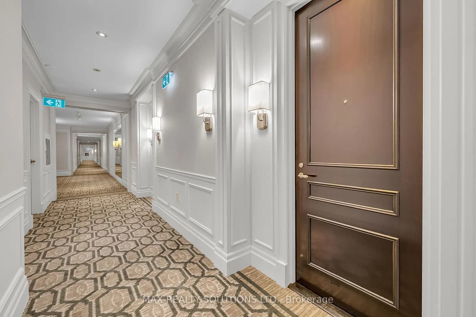 Burkebrook Place in Toronto · Bridle Path-Sunnybrook-York Mills — photo 2