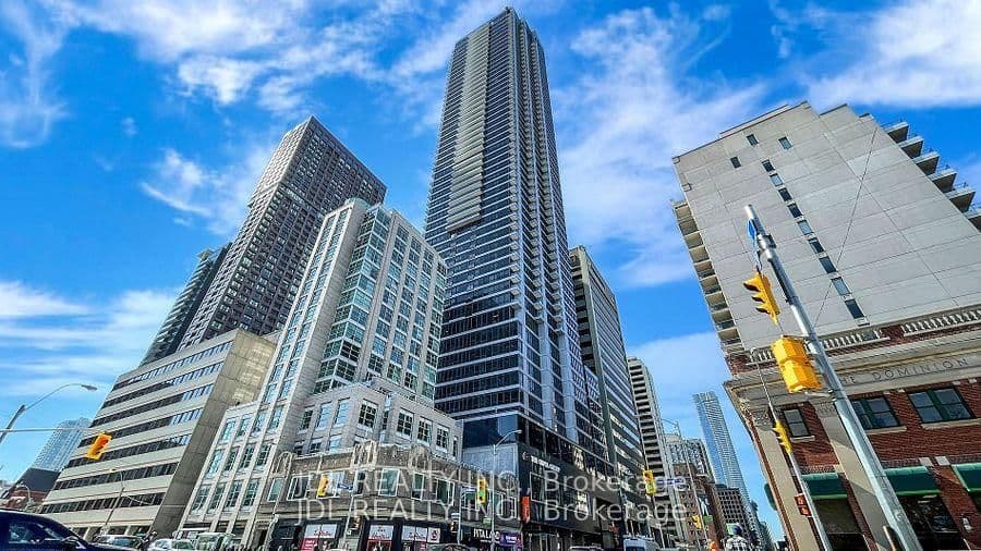 Photo of Bloor Street in Toronto · North St. James Town