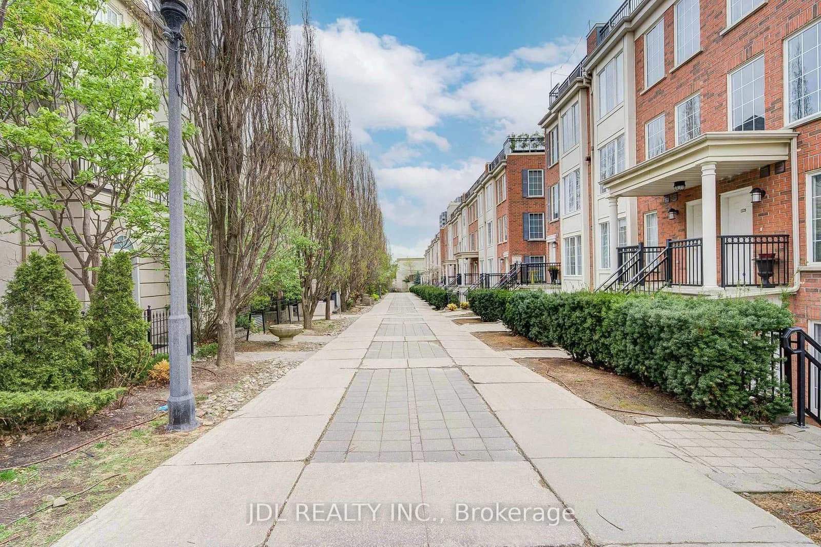 Photo of Everson Drive in Toronto · Willowdale East