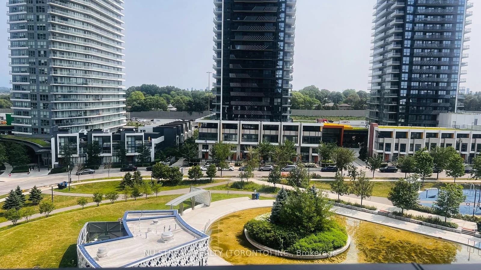 Photo of Esther Shiner Boulevard in Toronto · Bayview Village