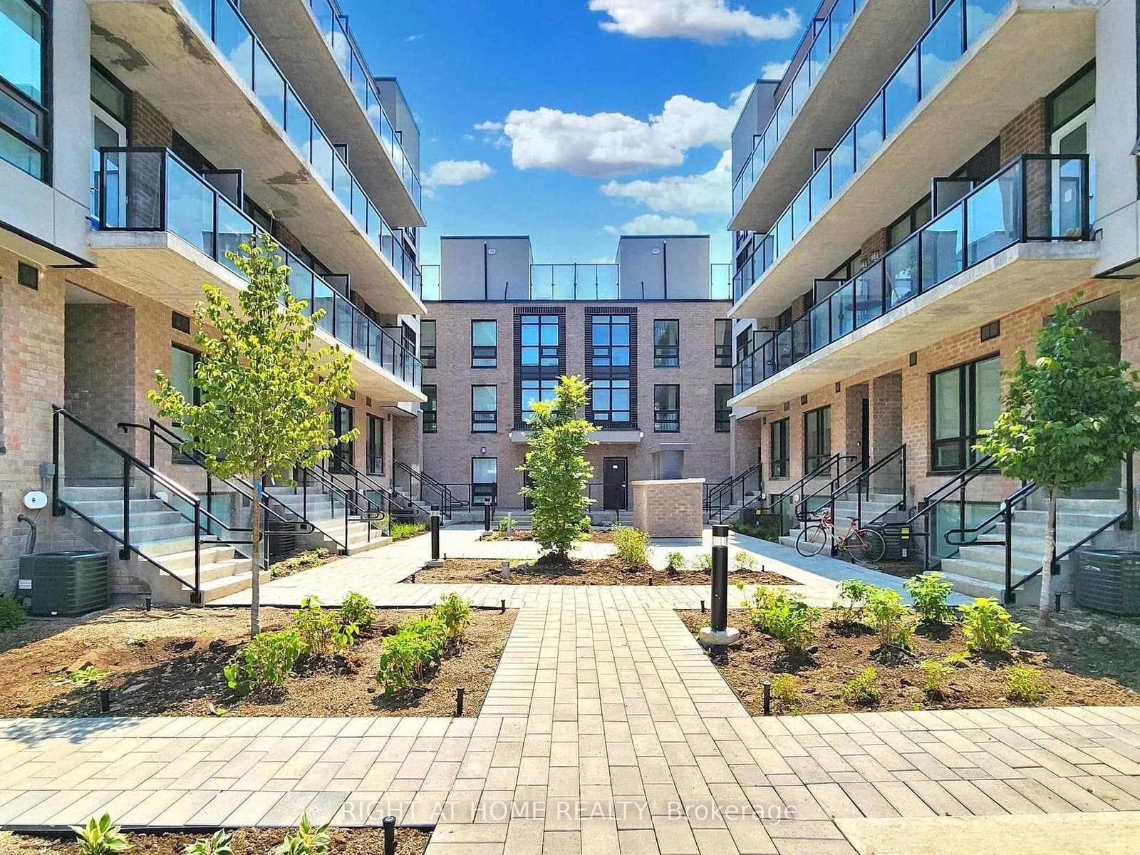 Sheppard Avenue in Toronto · Clanton Park — photo 2