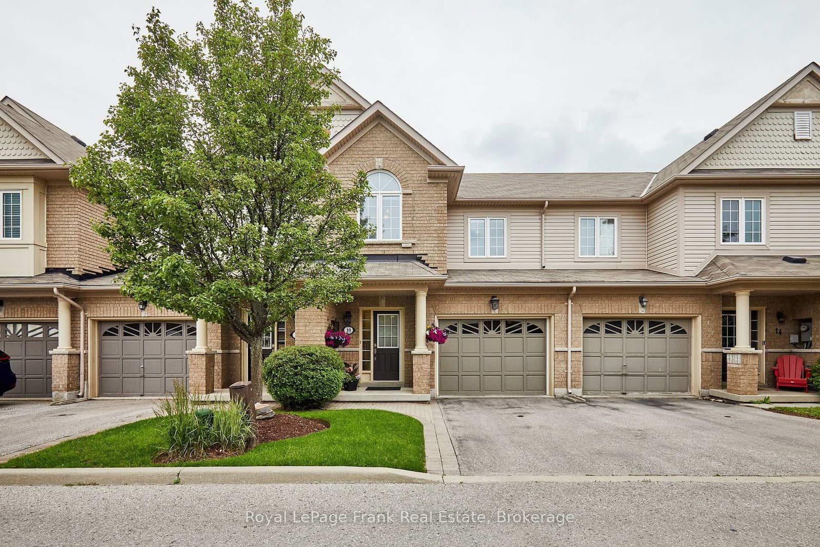 Lander Crescent in Clarington · Bowmanville — photo 2