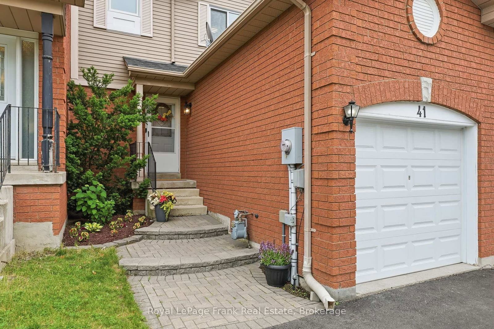 Landerville Lane in Clarington · Bowmanville — photo 2