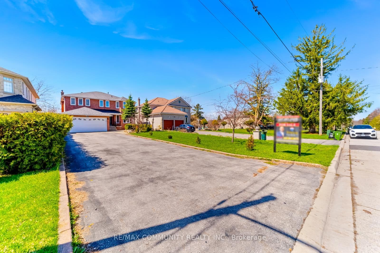 Cedar Brae Boulevard in Toronto · Eglinton East — photo 2