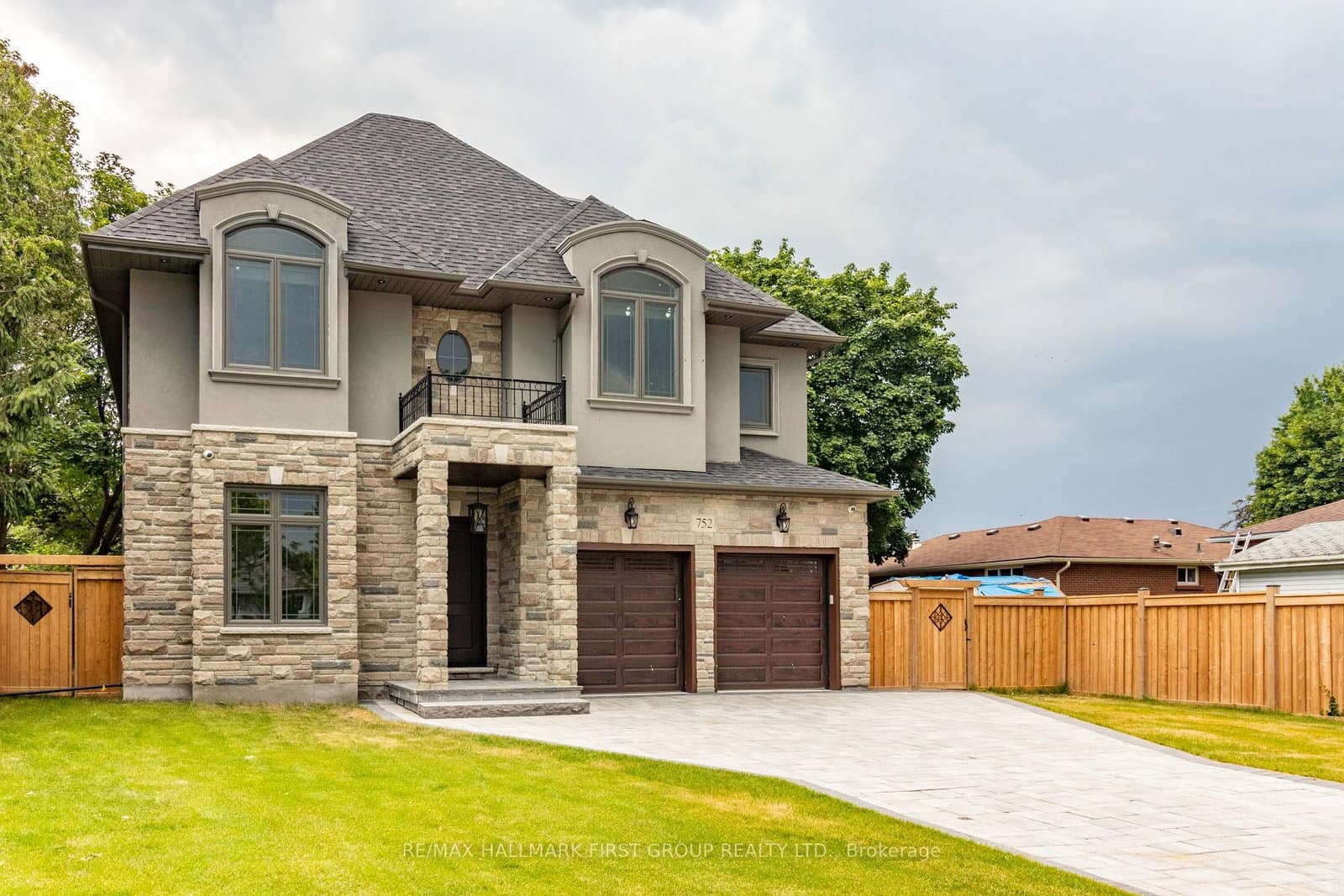 Photo of Hillview Crescent in Pickering · West Shore