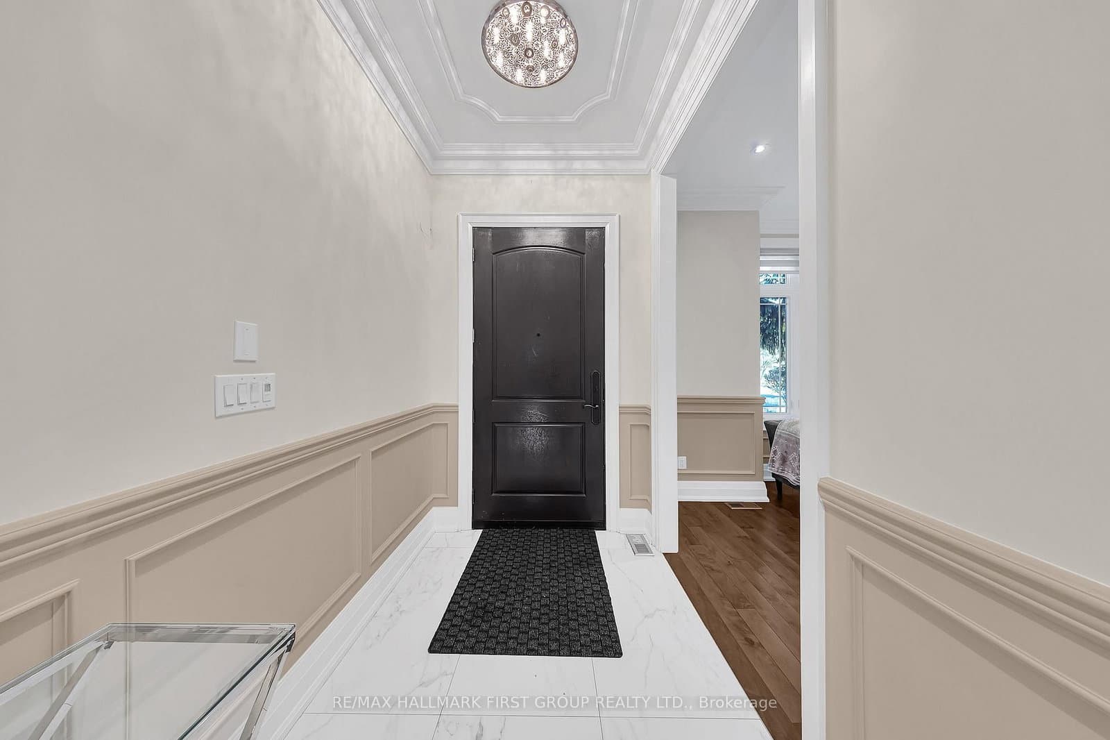 Hillview Crescent in Pickering · West Shore — photo 3