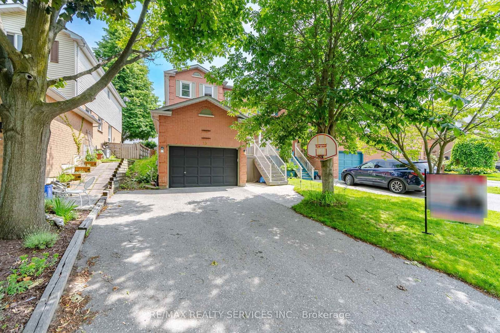 Climie Court in Clarington · Bowmanville — photo 3